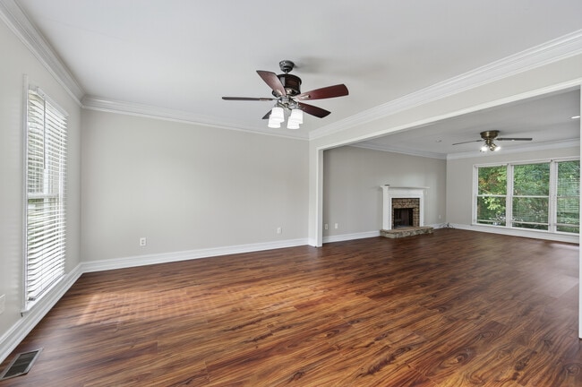 Building Photo - 3760 Peachbluff Ct
