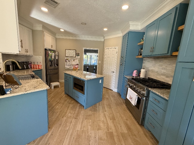 Foto del edificio - 4010 Crestwood Dr