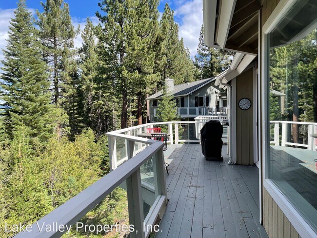 Building Photo - 4 br, 2.5 bath House - 1634 Skyline Ave.