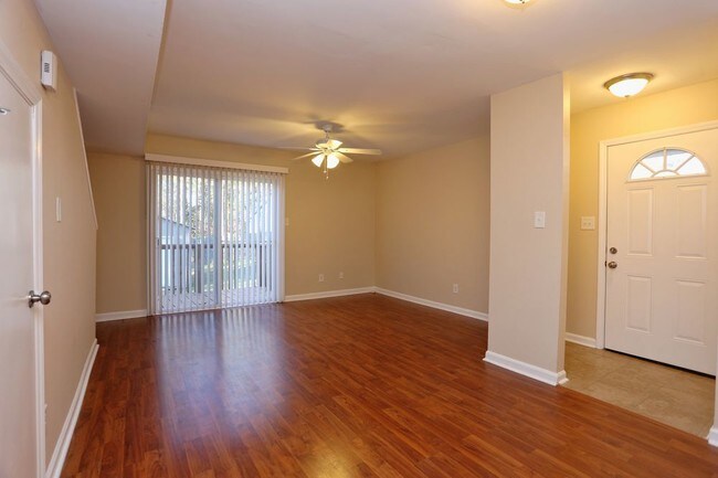 Foto del edificio - 7008 Mine Creek Ln