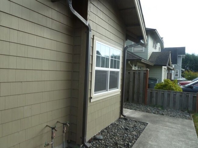 Building Photo - 2712 Meadow Crk