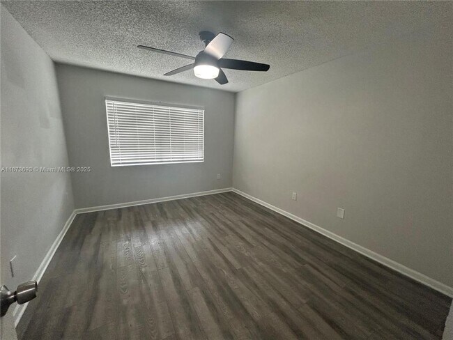 Foto del edificio - 4752 NW 59th Manor
