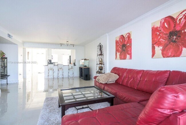 Building Photo - 1175 NE Miami Gardens Dr