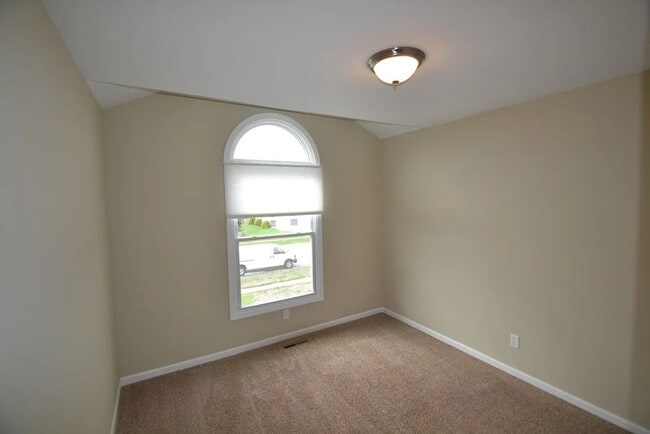 Building Photo - 306 Brookwood Trail