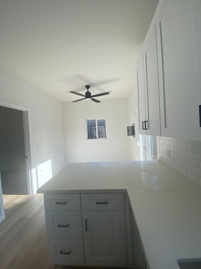 Foto del edificio - 6249-6253 Mary Lane Dr