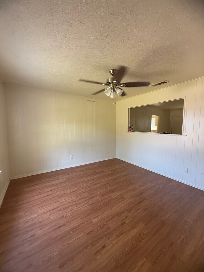 Foto del edificio - 3493 Country Club Rd