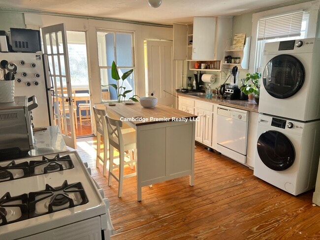 Building Photo - 434 Franklin St