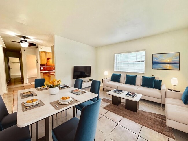 Foto del edificio - Charming 2-Bedroom/1-Bath Duplex in Wadevi...