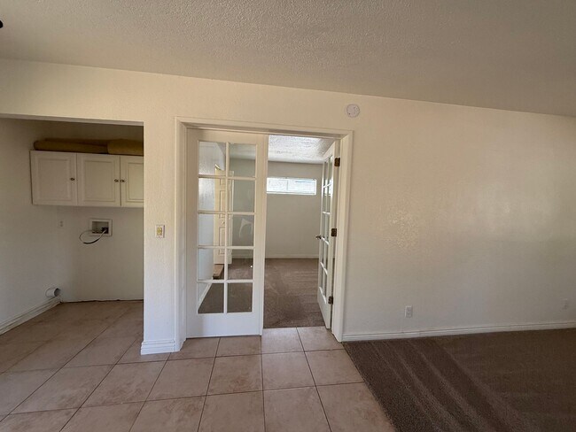 Foto del edificio - 4 bedroom 2 bath-contact Property Pros for more information