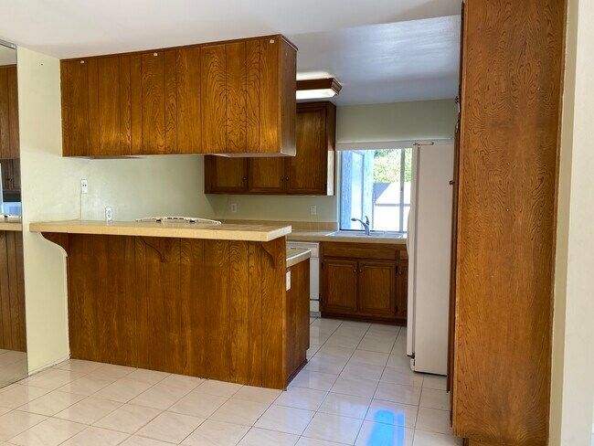 Kitchen - 9546 Easter Way
