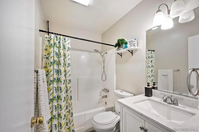 Foto del edificio - 1322 Carnell Ct