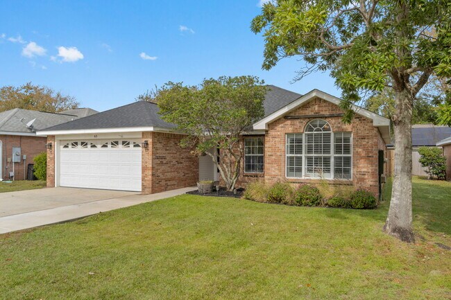 Building Photo - 65 Bay Tree Dr