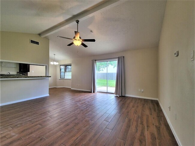 Foto del edificio - 3701 Darling Ave.