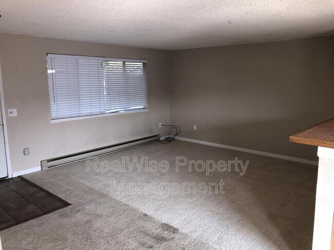 Foto del edificio - 165 W Bradley Ct