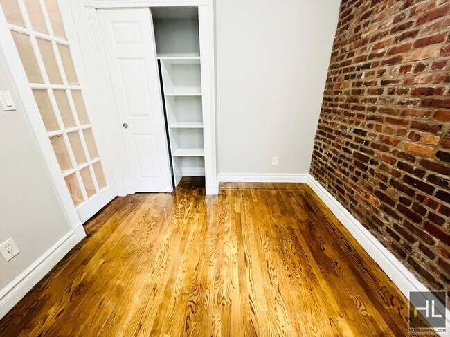 Building Photo - 2 Bedroom 2 bath Apartment In Gramercy! $6...