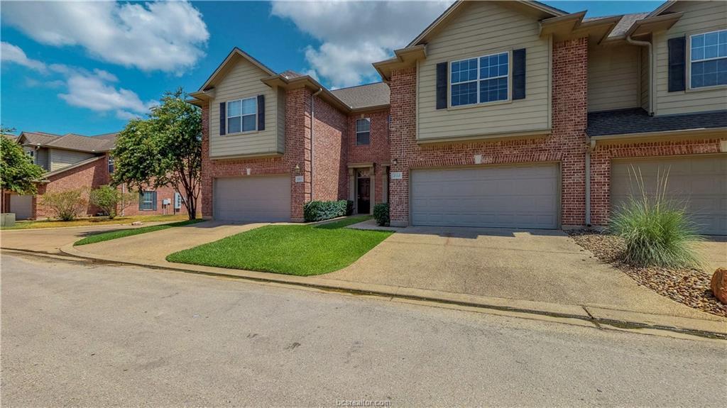 Foto principal - 1425 W Villa Maria Rd