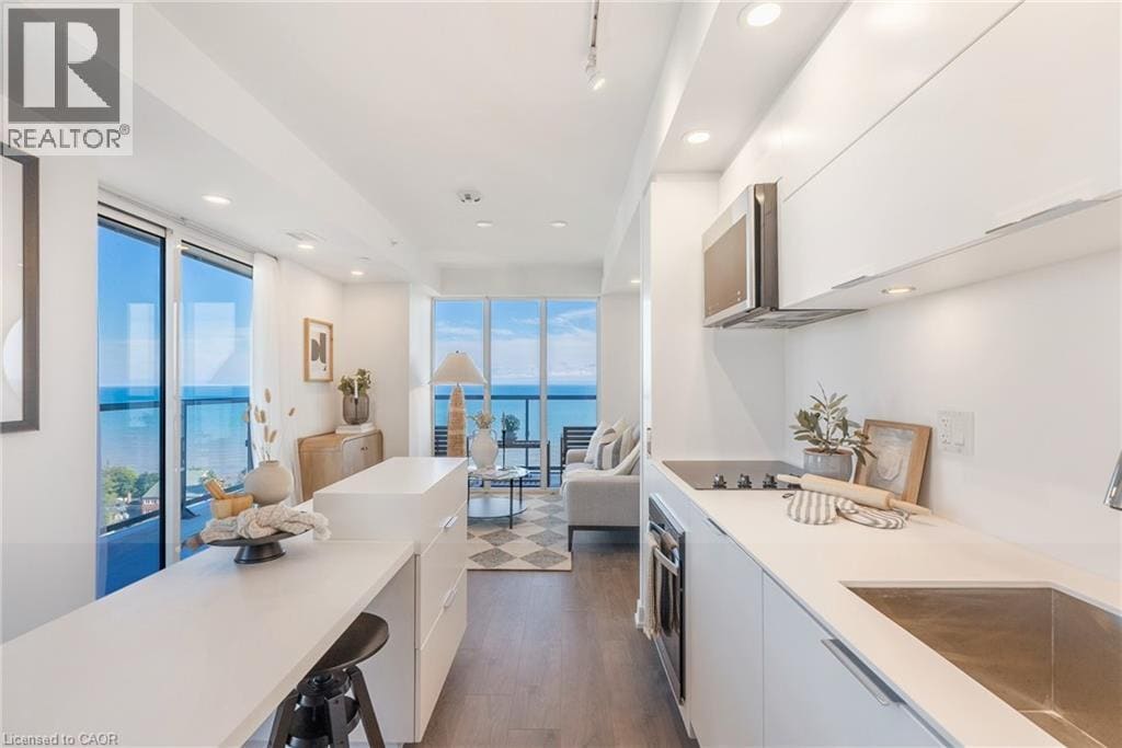 Primary Photo - 370 Martha St