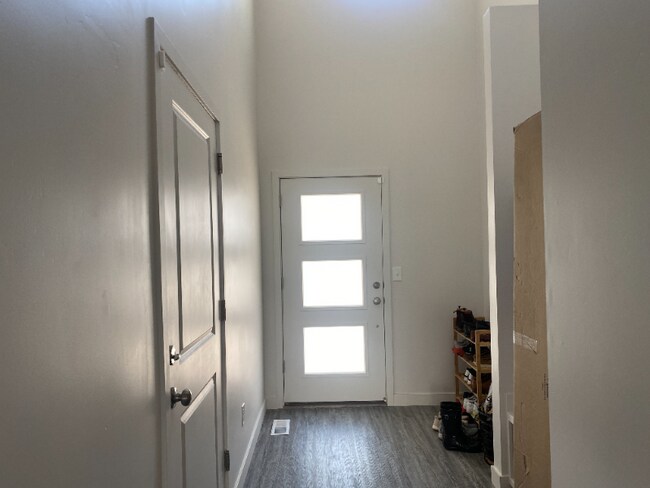 Building Photo - 1122 Starry Night Dr