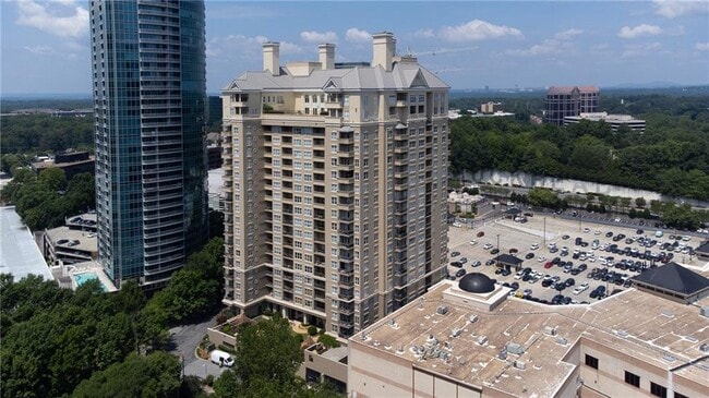 Foto del edificio - 3334 Peachtree Rd NE