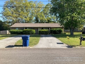 Building Photo - 8660 Tervada Dr