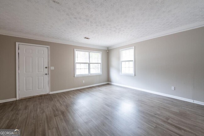 Building Photo - 467 Southern Way