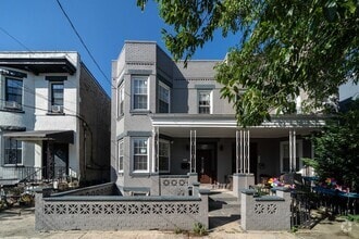 Building Photo - 1306 27th St
