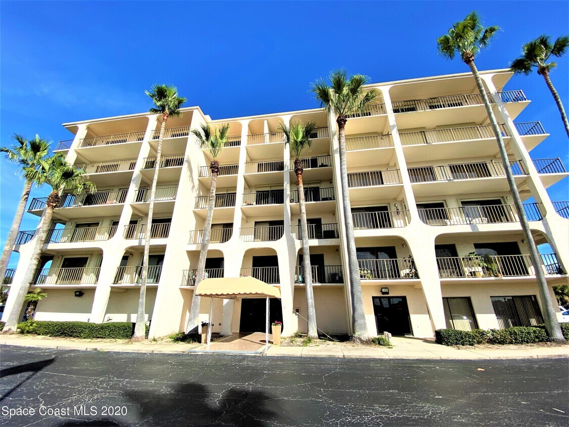 2090 N Atlantic Ave Unit 208, Cocoa Beach, FL 32931 Condo for Rent in