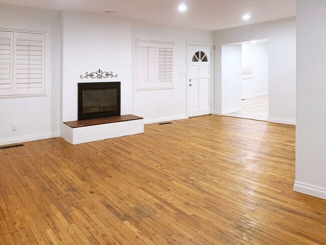 Foto del edificio - 4BD 2 BA on Dorothy Way!