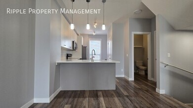 Building Photo - 11 Evanscrest Mews NW