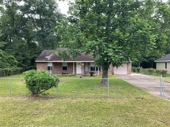 Building Photo - 18617 Summer Hills Blvd
