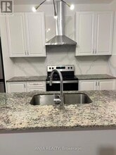 Building Photo - 119 Markland St