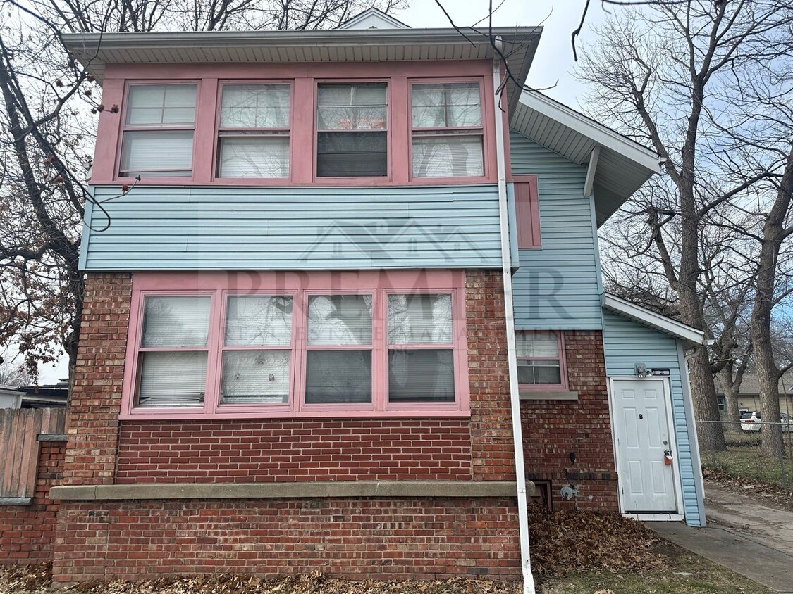 Primary Photo - 1124 S Ash Independence MO 2 bed / 1 bath ...