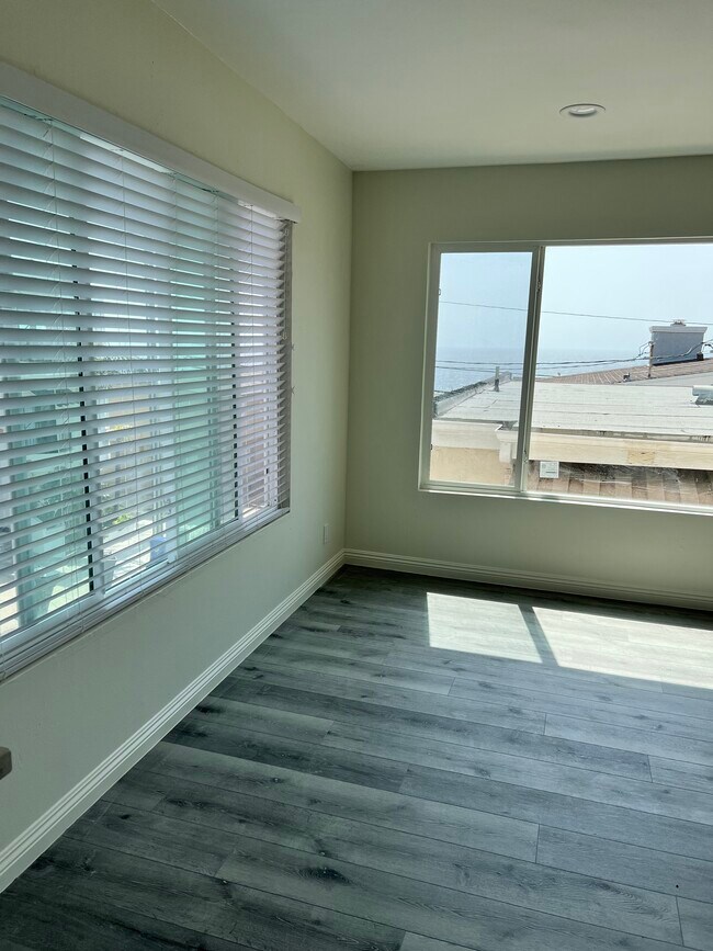 Foto del edificio - 323 24th St