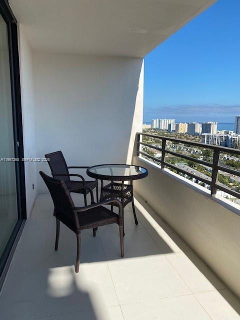 Foto del edificio - 2500 Parkview Dr