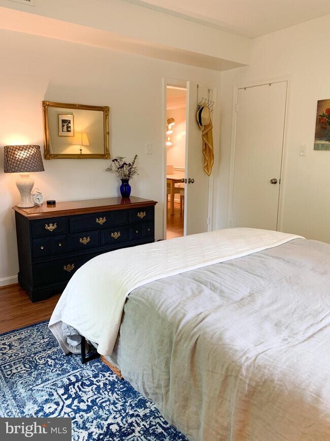 Foto del edificio - 1723 N Troy St