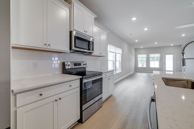 Foto del edificio - Modern 4BR Home in Gated Westbrook at Savannah Quarters