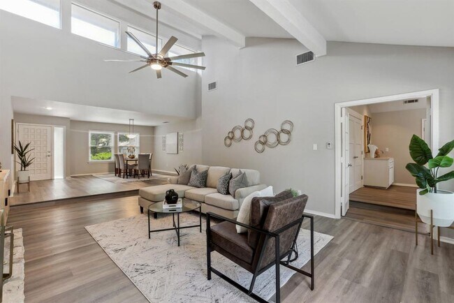 Foto del edificio - 8003 Spandera Cove