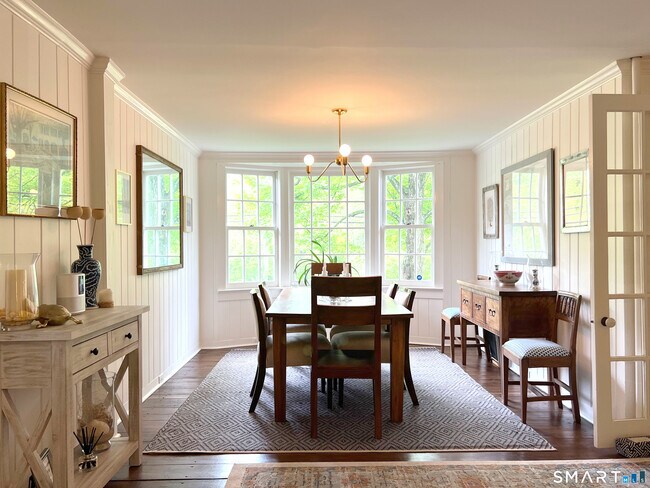 Foto del edificio - 269 Farmingville Rd