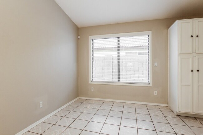 Foto del edificio - 12367 W Monroe St