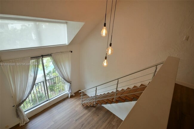 Foto del edificio - 6884 N Kendall Dr