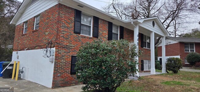 Foto del edificio - 449 Charter Oak Dr SW