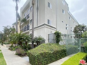 Building Photo - 1227 Granville Ave