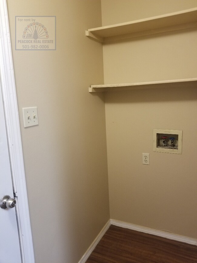 Foto del edificio - 20 Fieldcrest Ln