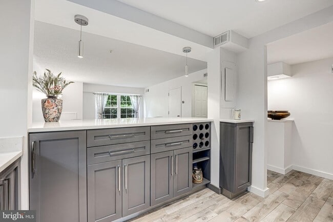 Building Photo - 7600 Tremayne Pl