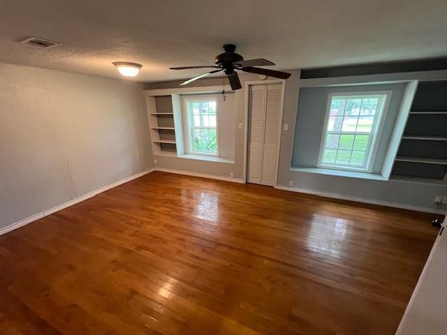 Building Photo - 1621 Bayou Dr