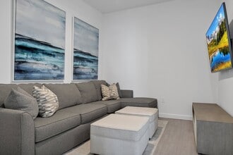 Building Photo - 348 Famagusta Dr