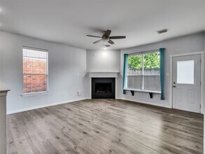 Building Photo - 1906 Cameo Ct