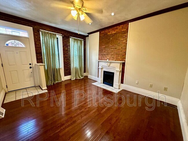 Building Photo - 2118 Sidney St