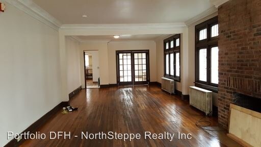 Building Photo - 10 br, 4 bath Apartment - 1945 Indianola Ave
