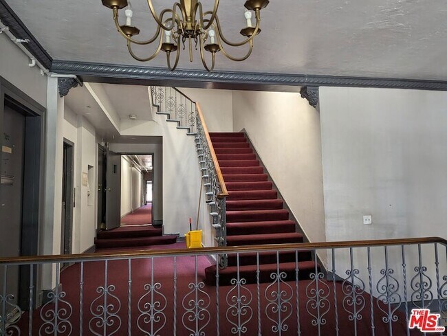 Foto del edificio - 335 S Berendo St
